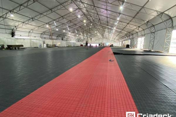 Feira Empreenda Caraguatatuba 2022: Criadeck Reforça Segurança Com Piso Plástico Pixel.